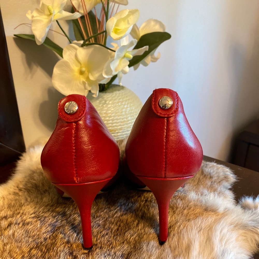 NWOT Michael Kors leather pump - Picture 3 of 6